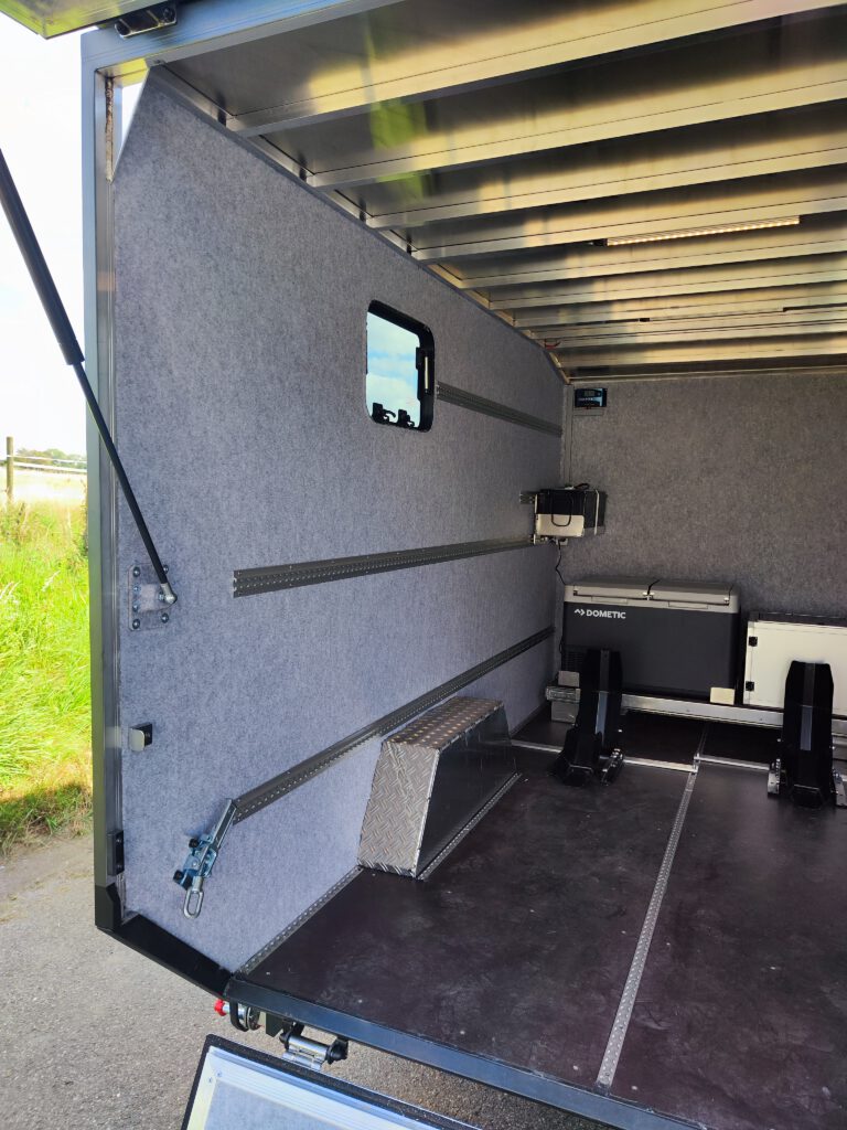 offroadanhänger namib in grau