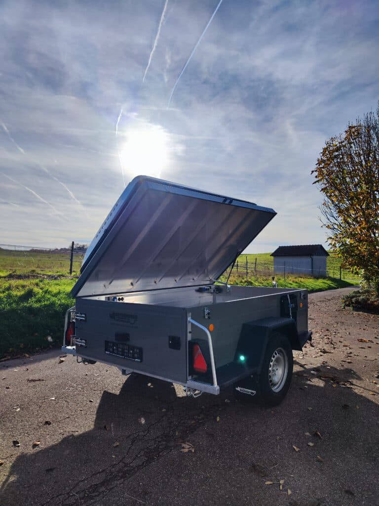 offroadanhänger zeltanhänger iceland mit dachzelt und frontbox