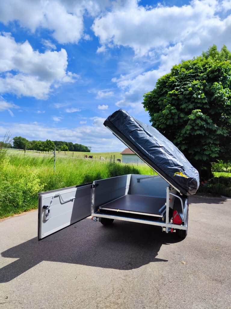 zeltanhänger strada als onroadanhänger mit anhängerzelt tanami in silber