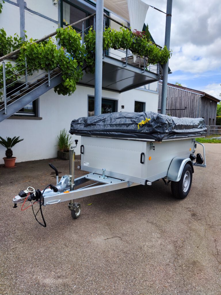 zeltanhänger strada als onroadanhänger mit anhängerzelt tanami in silber