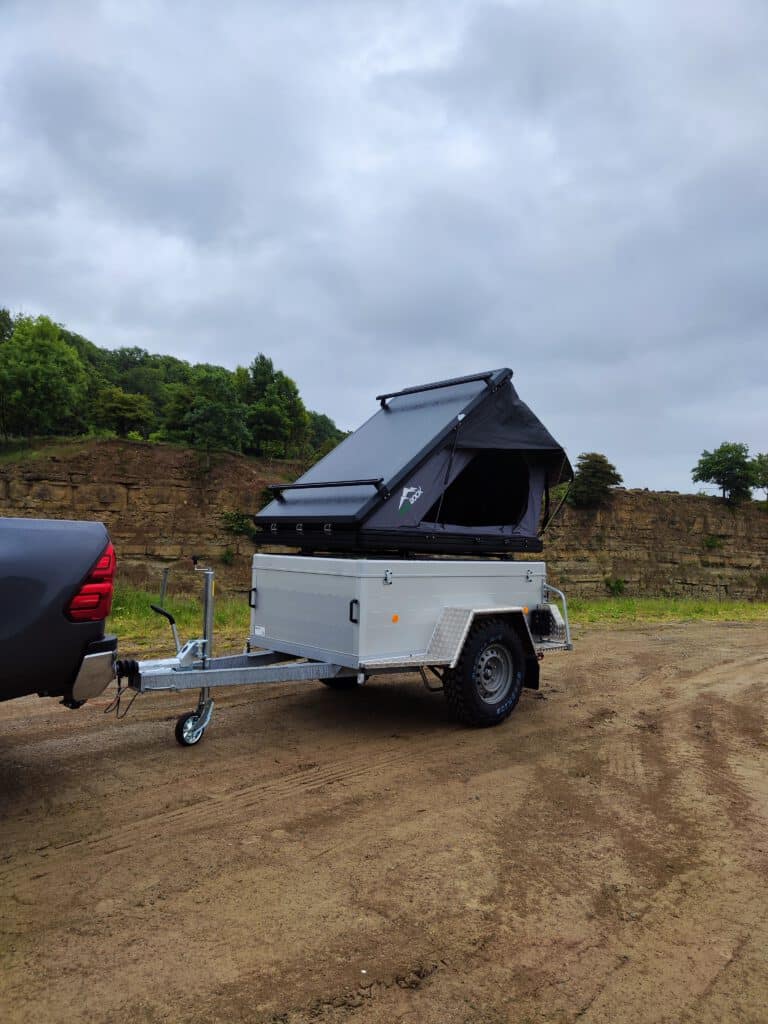 zeltanhänger offroadanhänger iceland mit gearrock